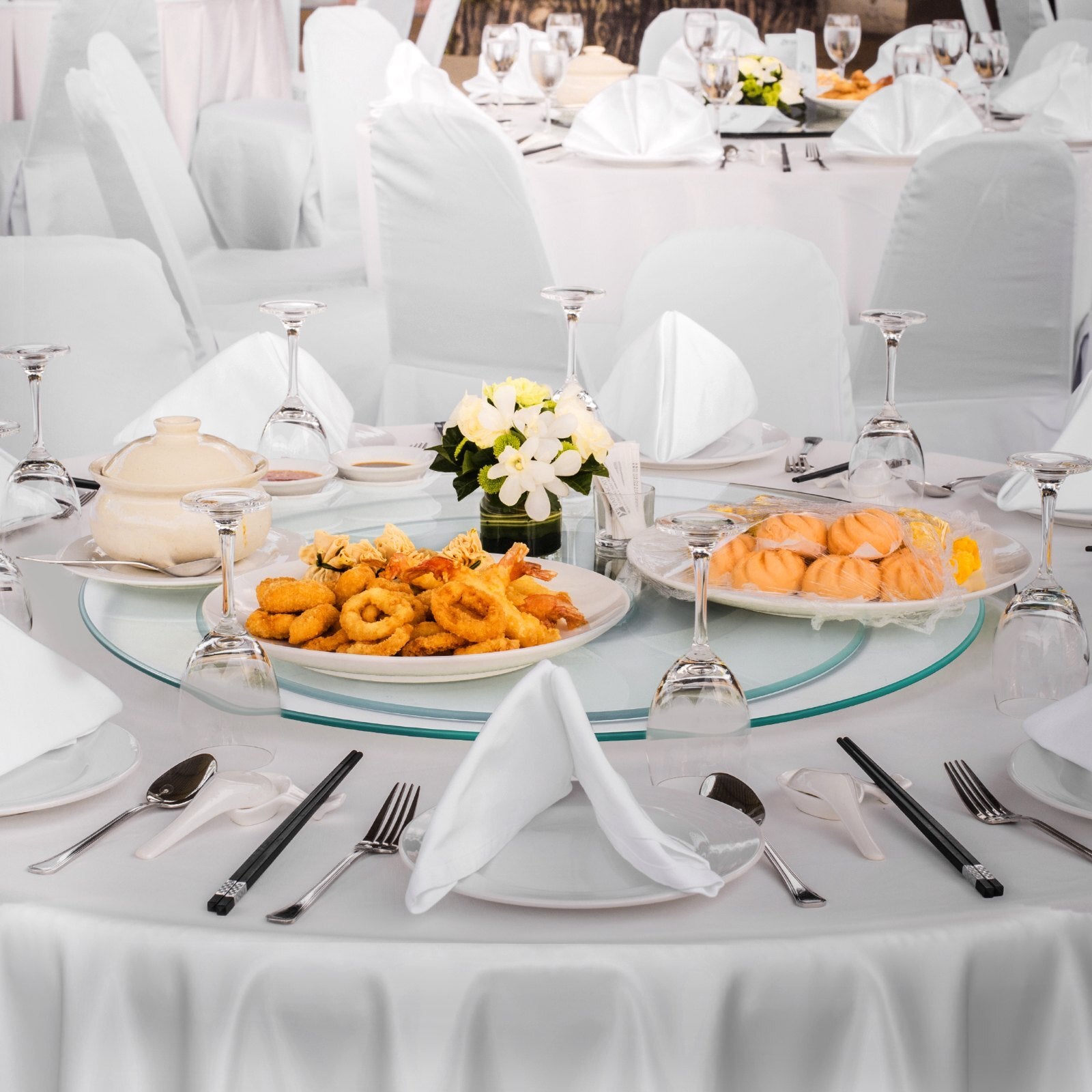 20 in Glass Lazy Susan Turntable, 360? Rotation Round Clear Tabletop Rotating Tray, Tempered Glass Dining Table Centerpiece, Smooth and Silent Spin, for Family Gatherings, Banquets & Weddings