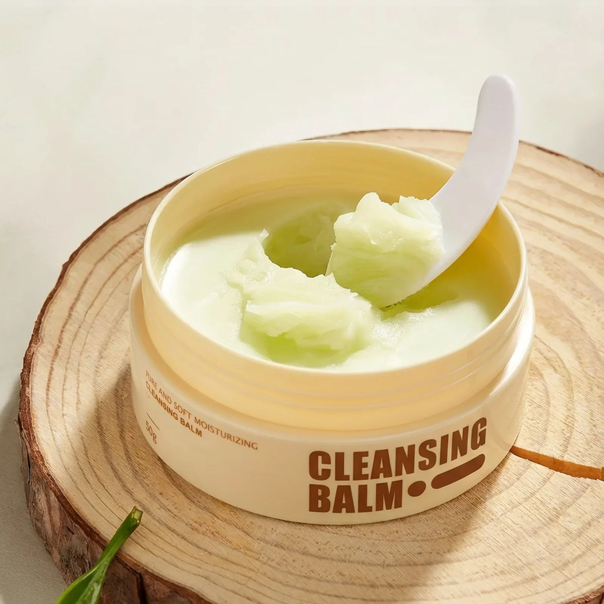 Gentle and non irritating makeup remover, makeup remover cream, deep cleansing and moisturizing facial makeup